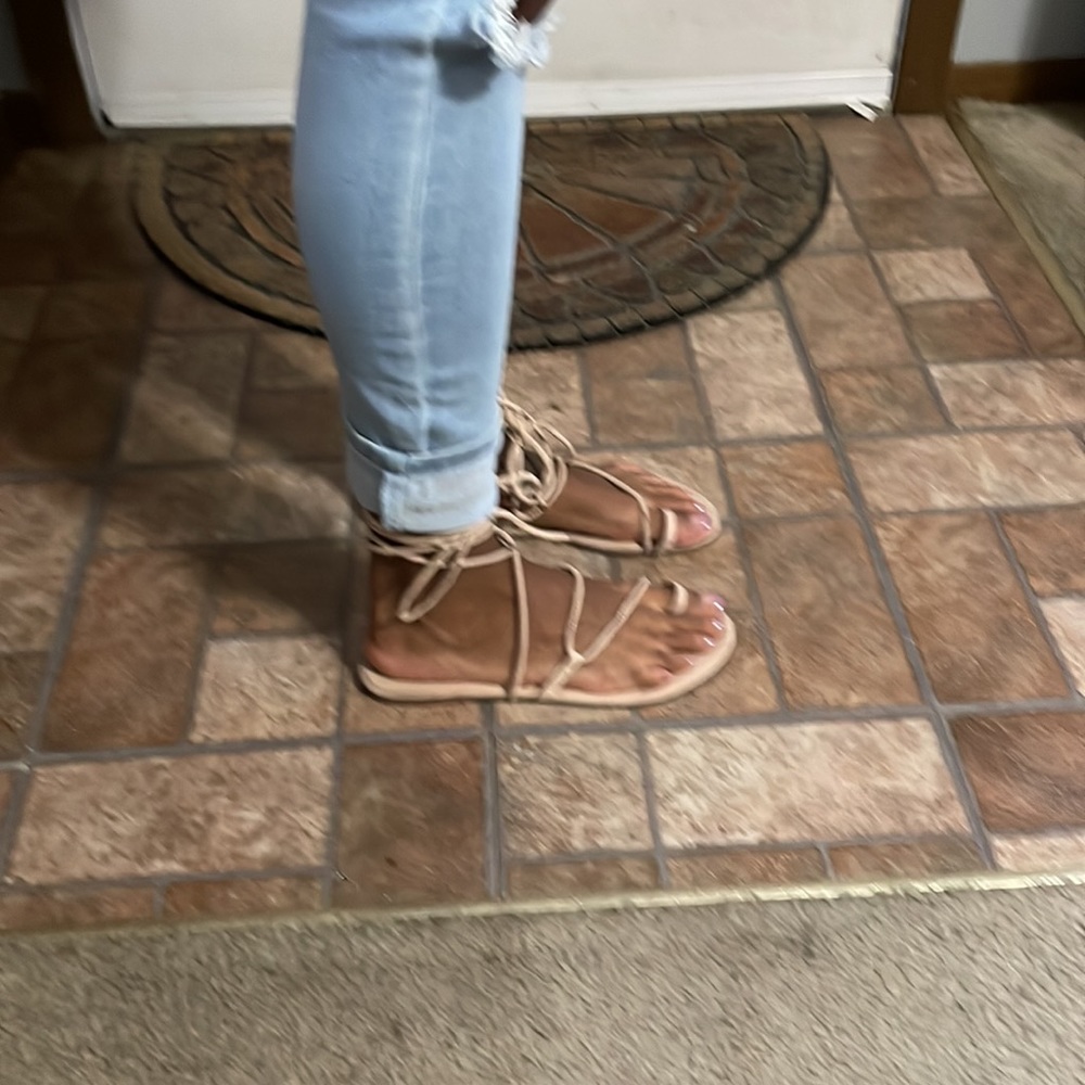 Sandles - Picture 2 of 4